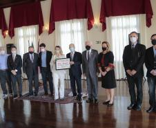 Vice-governador participa de homenagem a Paulo Pimentel
