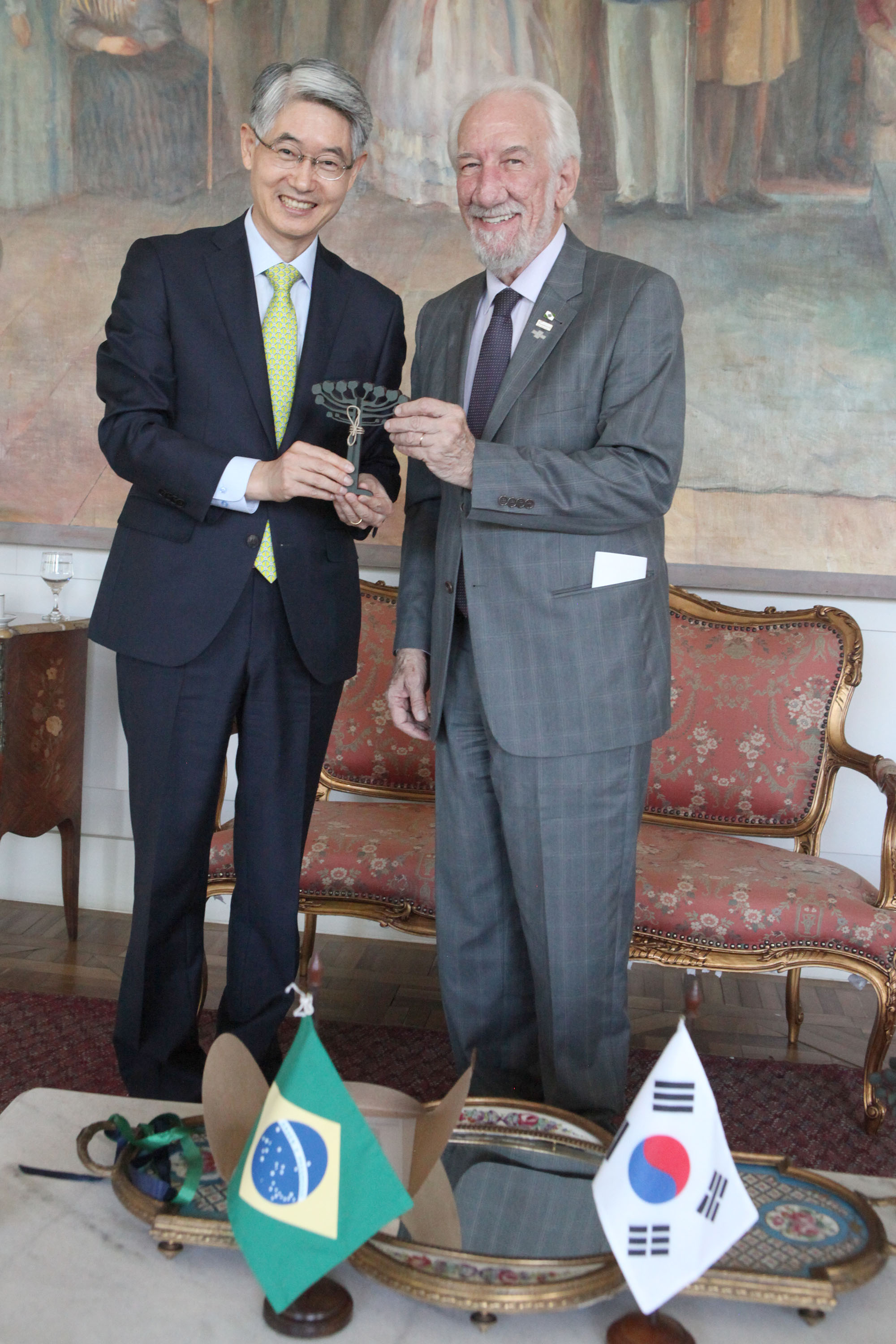 Embaixador da Coréia do Sul foi recebido pelo vice-governador Darci Piana