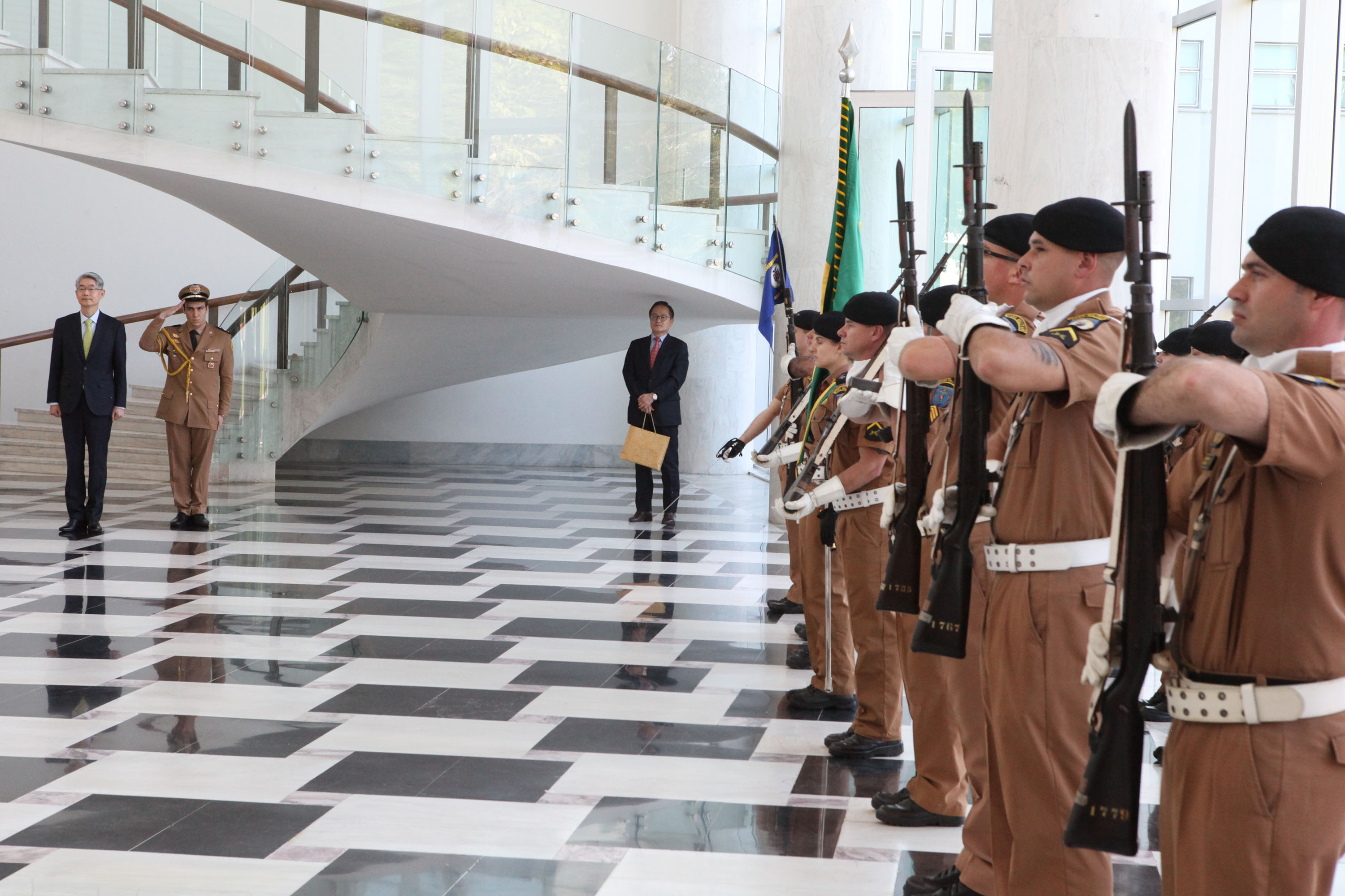 Embaixador da Coréia do Sul foi recebido pelo vice-governador Darci Piana