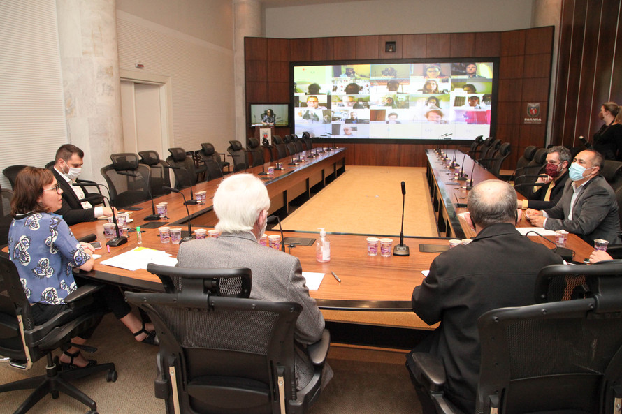 Governo e representantes da cultura debatem medidas para o setor