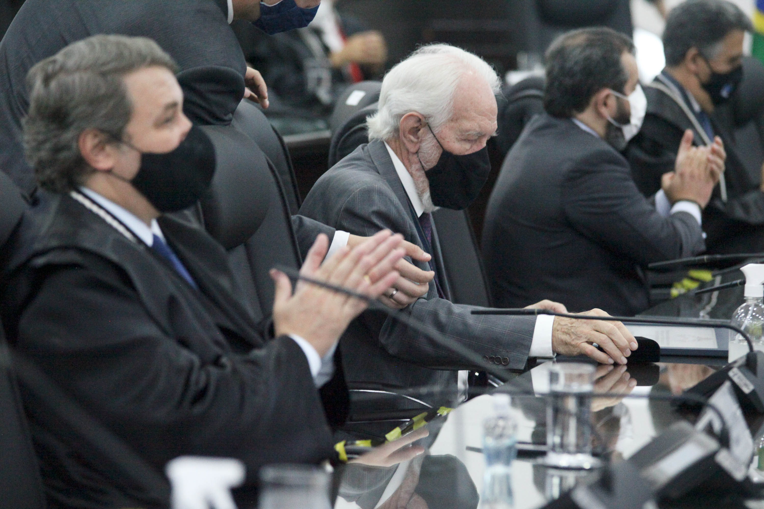 Darci Piana é agraciado com medalha “Distinção Judiciária” do TJPR