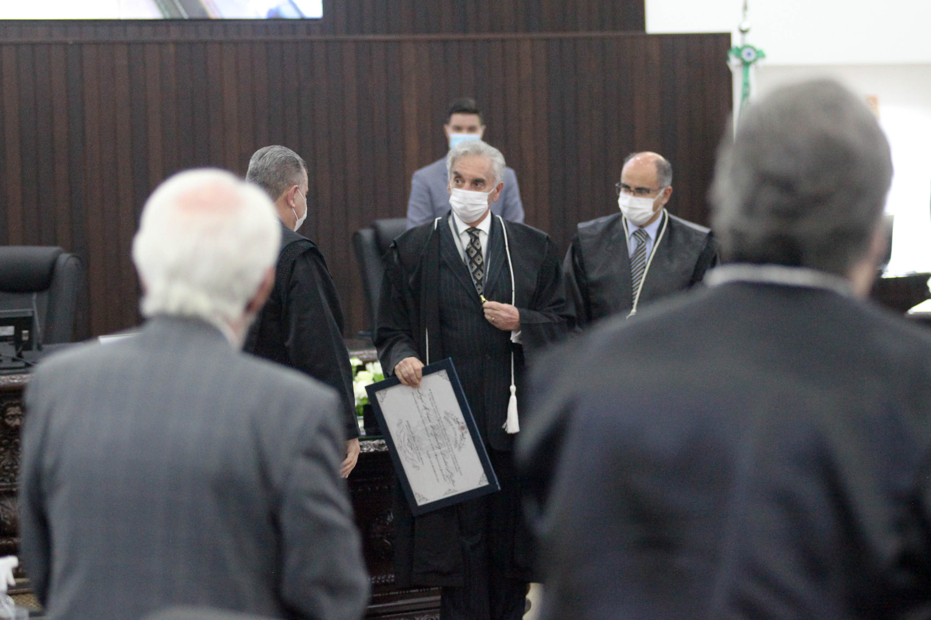 Darci Piana é agraciado com medalha “Distinção Judiciária” do TJPR