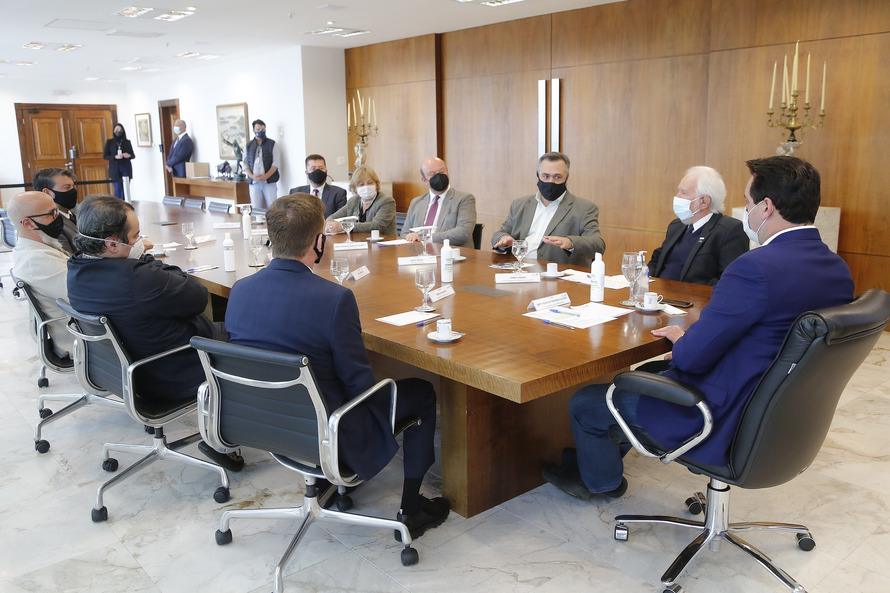 Por intermédio do Estado, TCE destina R$ 18 milhões para apoiar vacina da UFPR