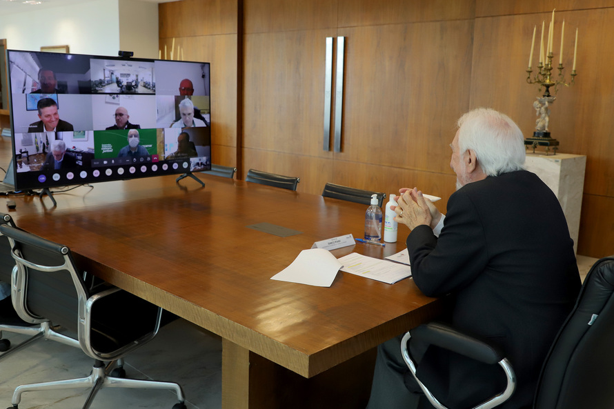 Estado reforça compromisso com as cooperativas, que investirão R$ 30,3 bilhões no Paraná até 2026