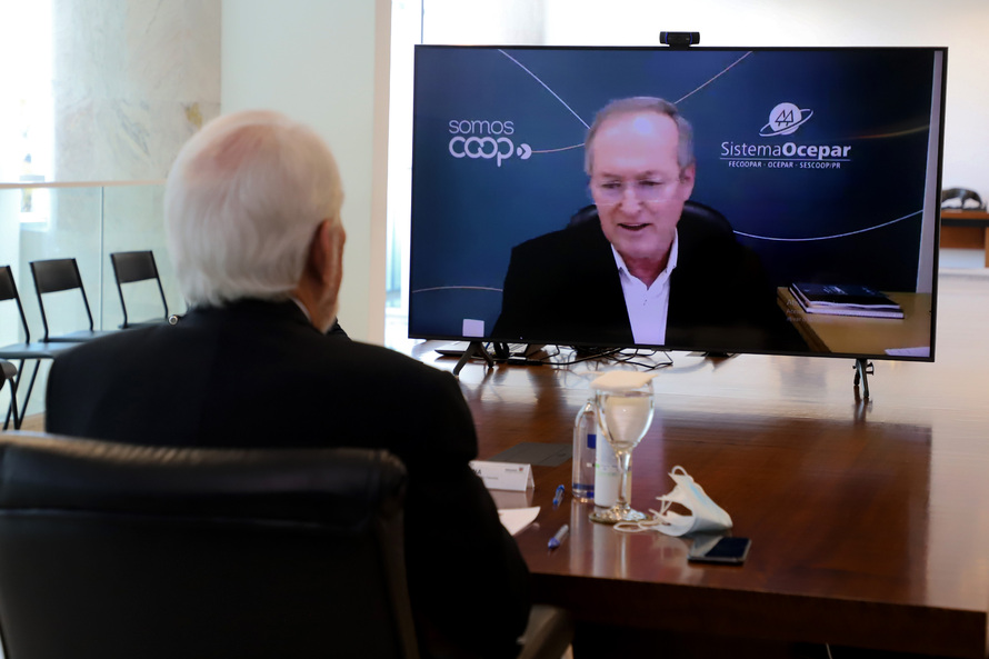 Estado reforça compromisso com as cooperativas, que investirão R$ 30,3 bilhões no Paraná até 2026