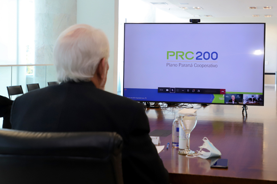 Estado reforça compromisso com as cooperativas, que investirão R$ 30,3 bilhões no Paraná até 2026
