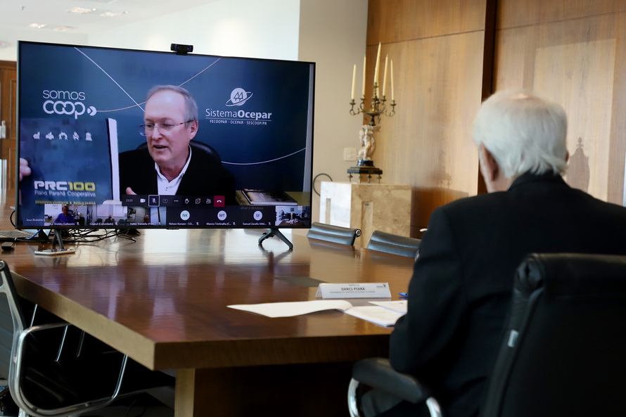 Estado reforça compromisso com as cooperativas, que investirão R$ 30,3 bilhões no Paraná até 2026