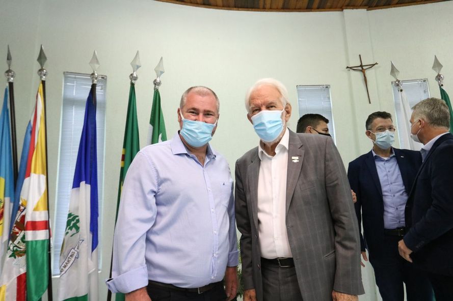 Em Irati, vice-governador destaca investimentos no Paraná a prefeitos do Centro-Sul