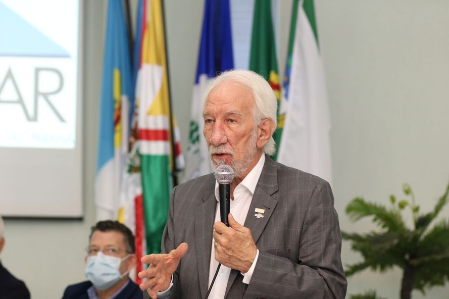 Em Irati, vice-governador destaca investimentos no Paraná a prefeitos do Centro-Sul