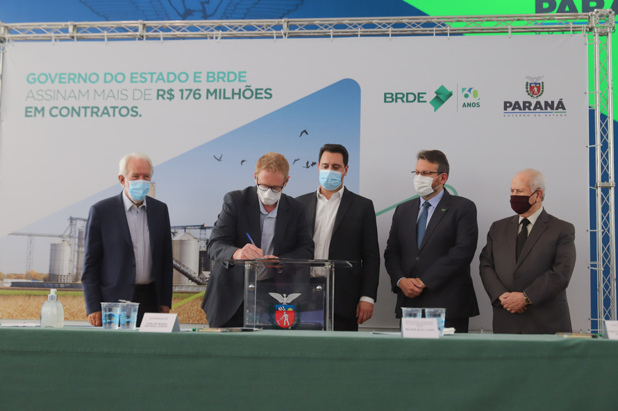 BRDE libera R$ 176 milhões em financiamento para melhorias em cooperativas paranaenses