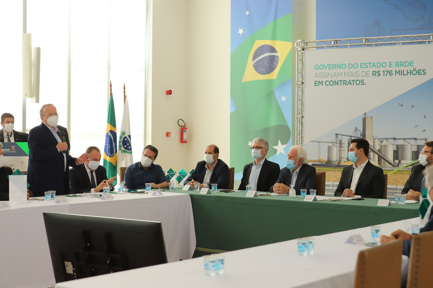 BRDE libera R$ 176 milhões em financiamento para melhorias em cooperativas paranaenses