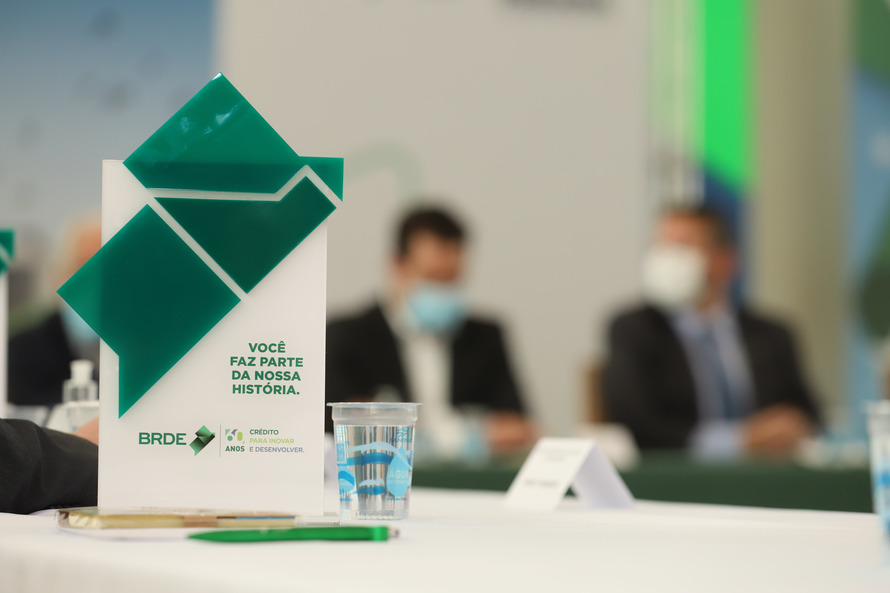 BRDE libera R$ 176 milhões em financiamento para melhorias em cooperativas paranaenses
