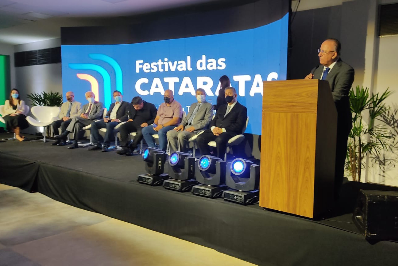 Paraná apresenta potencial turístico e programas de retomada no Festival das Cataratas