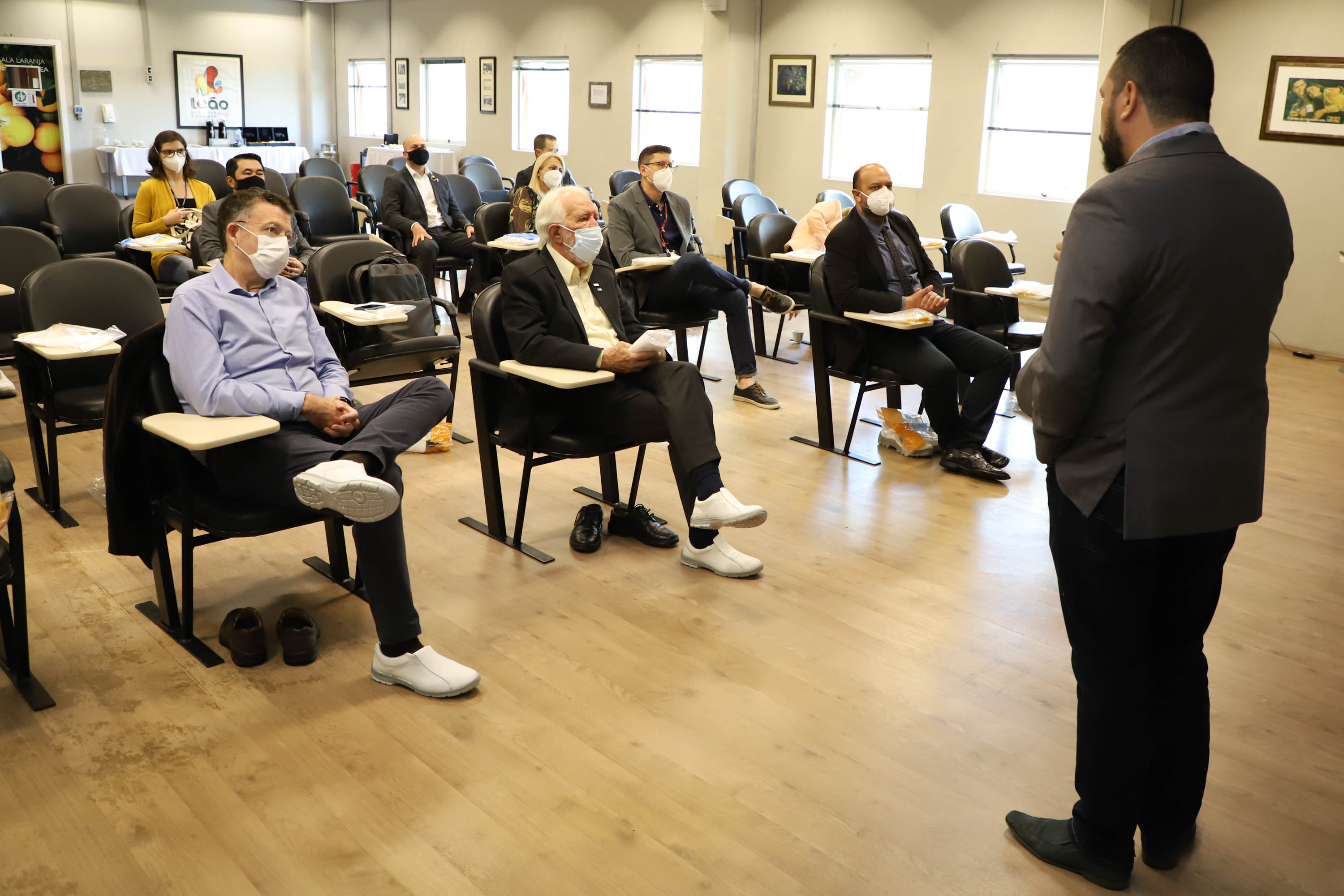 Vice-governador visita fábrica da Leão, que planeja duplicar faturamento até 2024