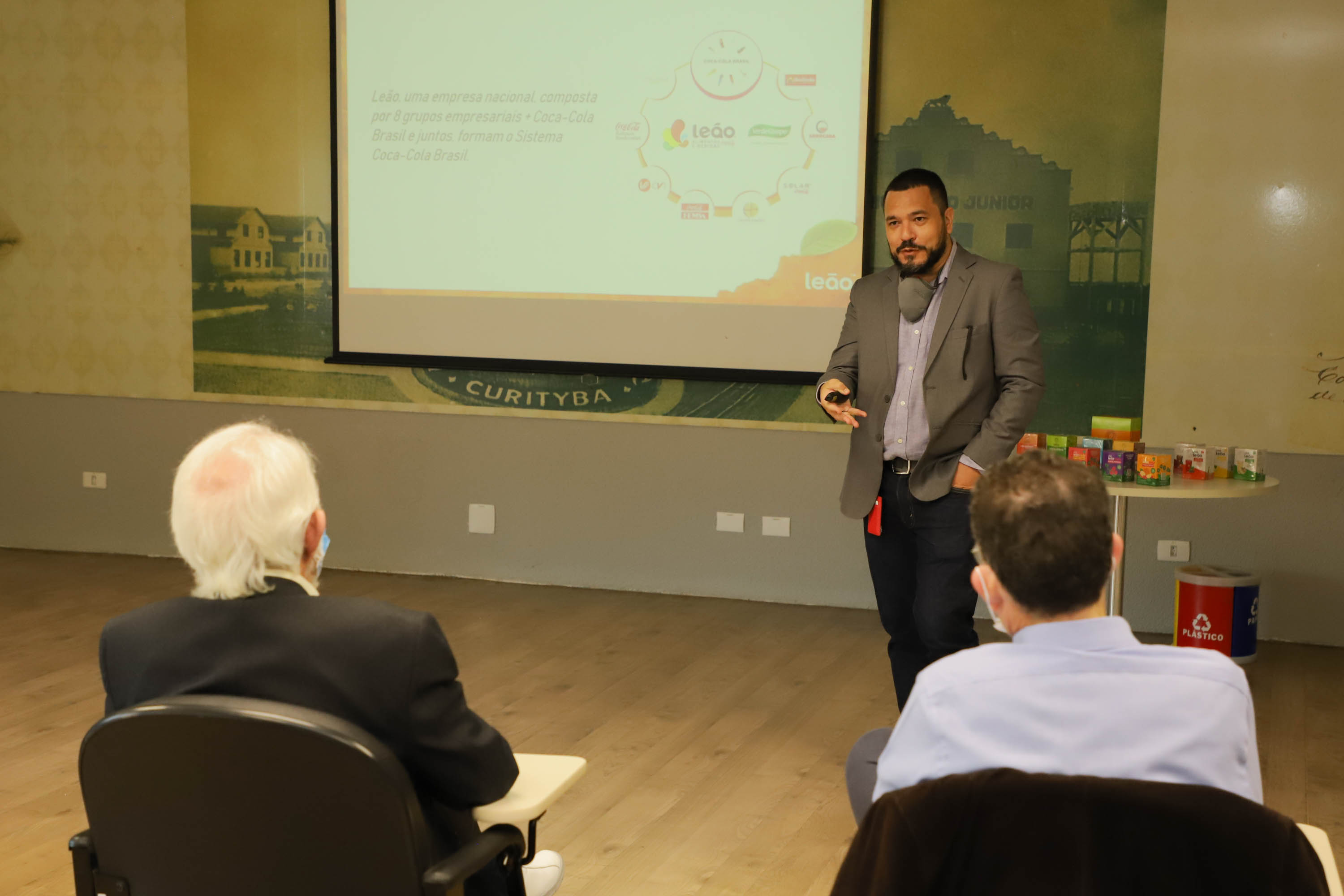 Vice-governador visita fábrica da Leão, que planeja duplicar faturamento até 2024