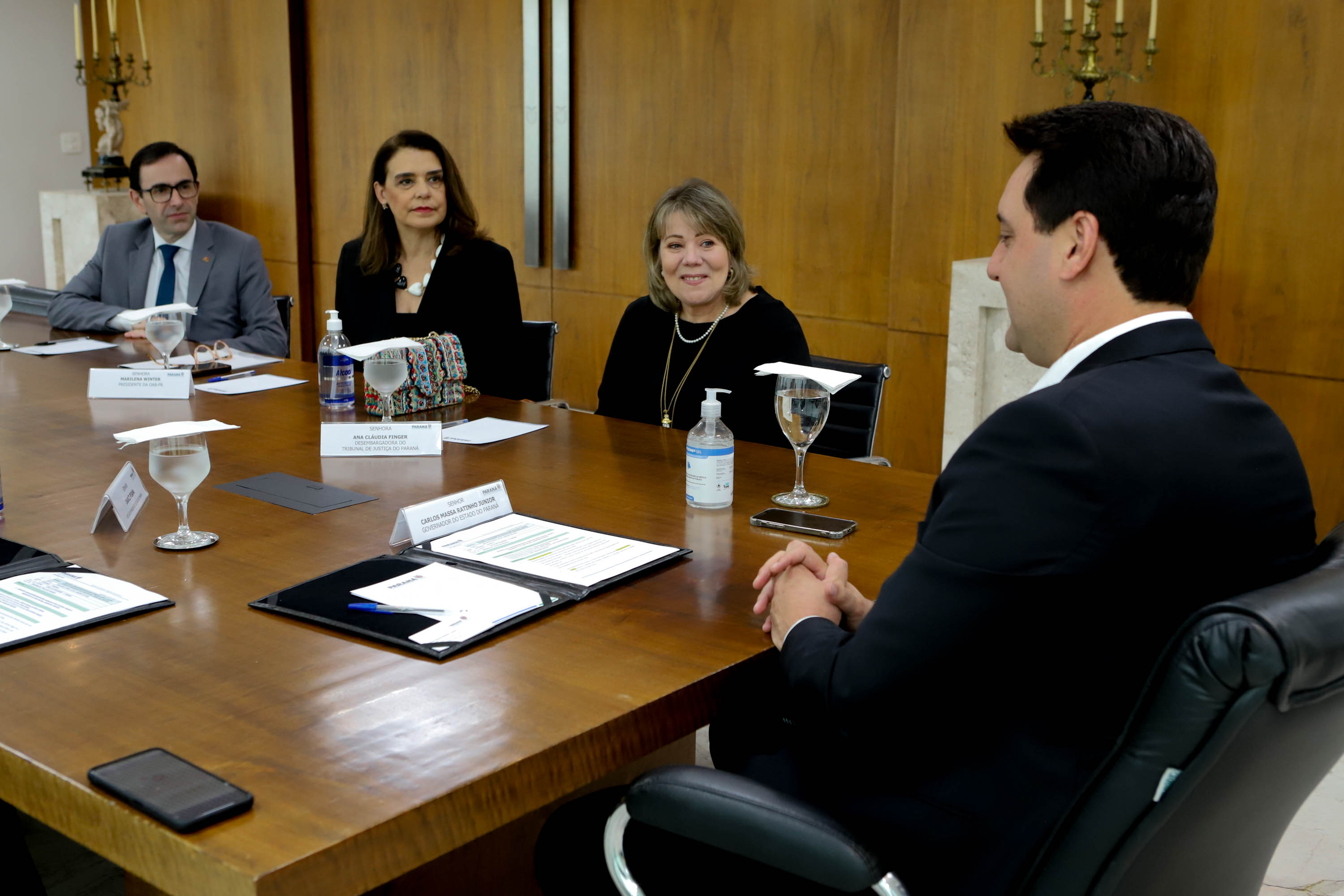 Governador destaca protagonismo feminino em reunião com OAB-PR e nova desembargadora do TJPR