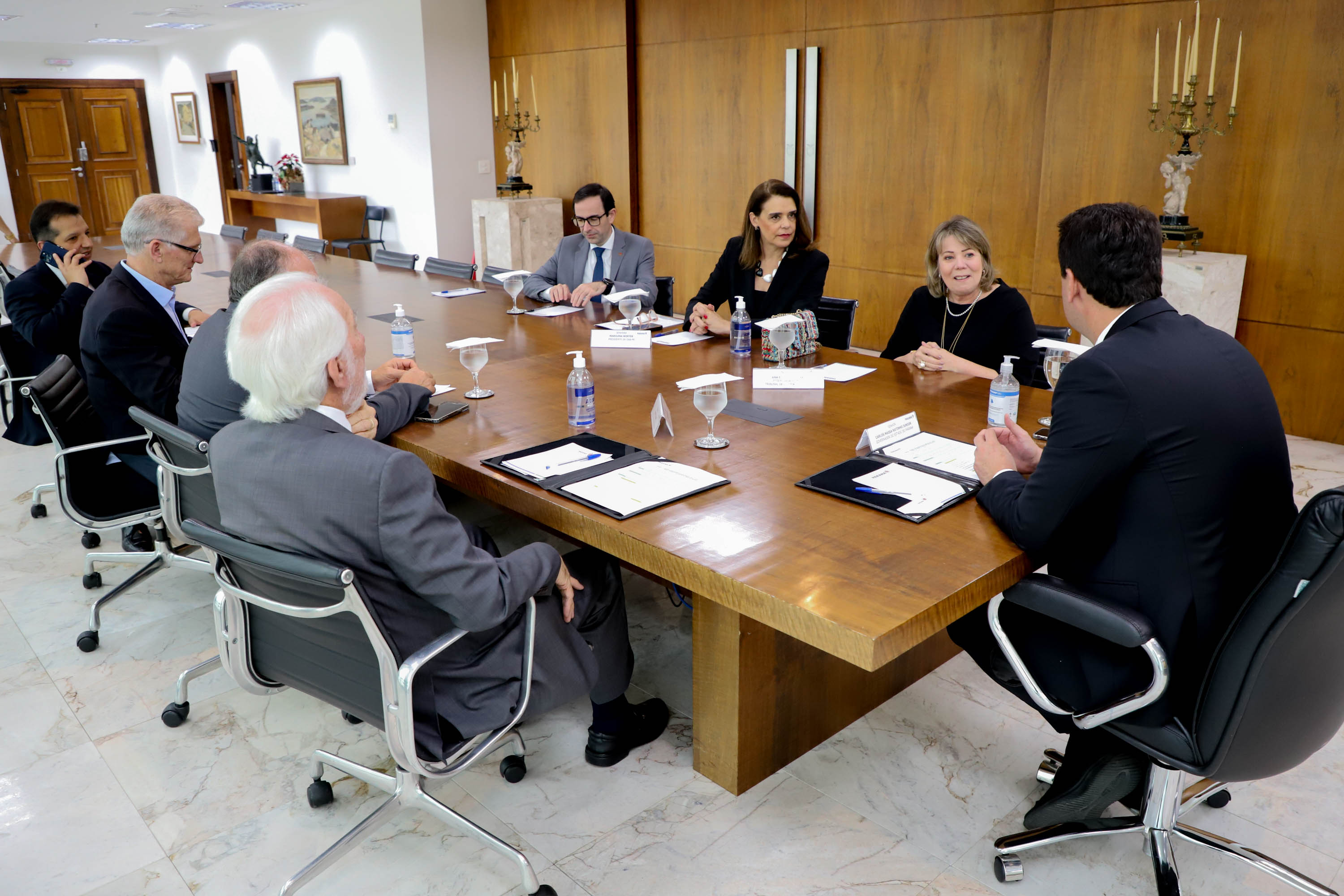 Governador destaca protagonismo feminino em reunião com OAB-PR e nova desembargadora do TJPR