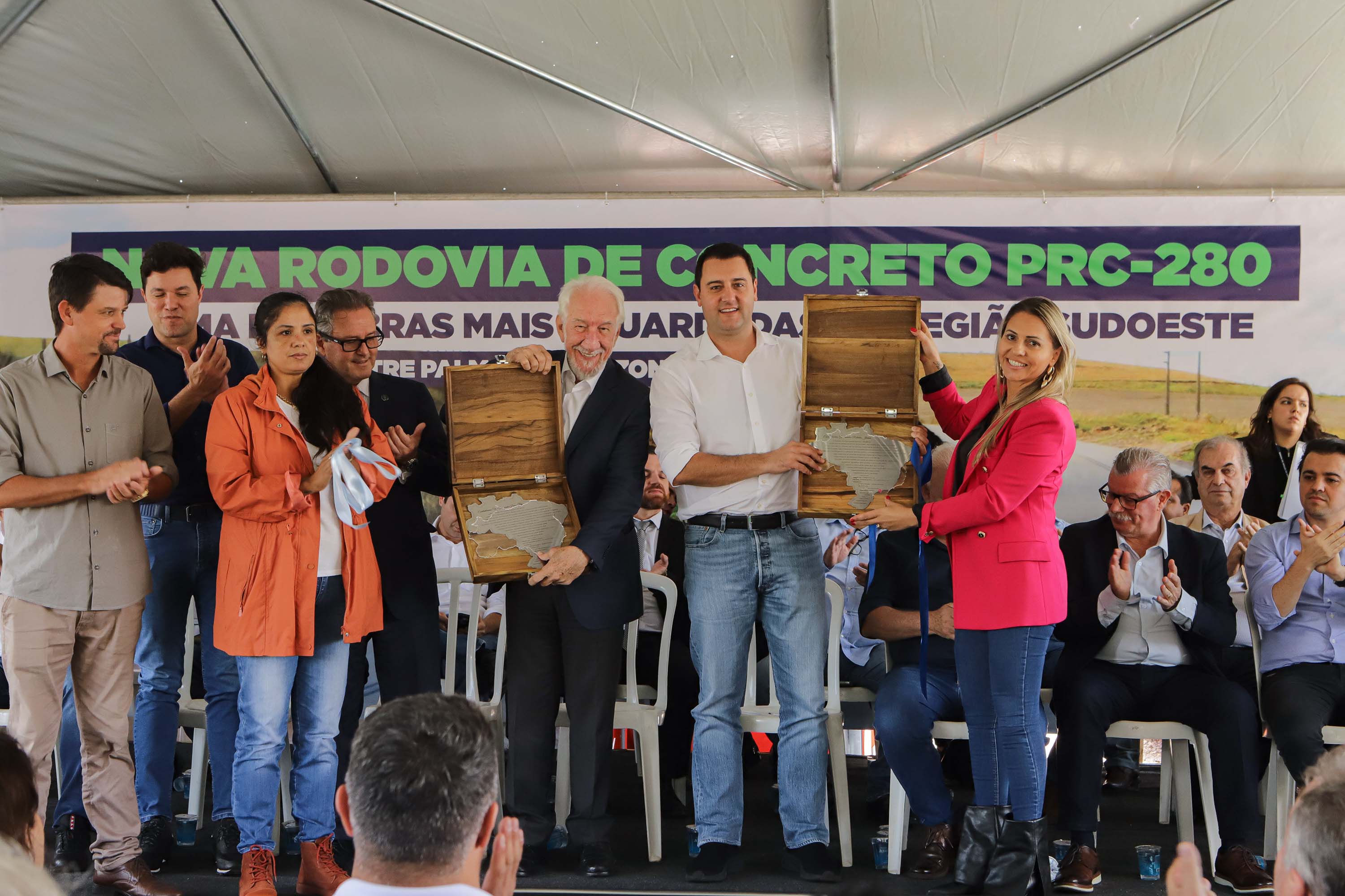 Sonho realizado: governador entrega nova PRC-280, revitalizada com concreto