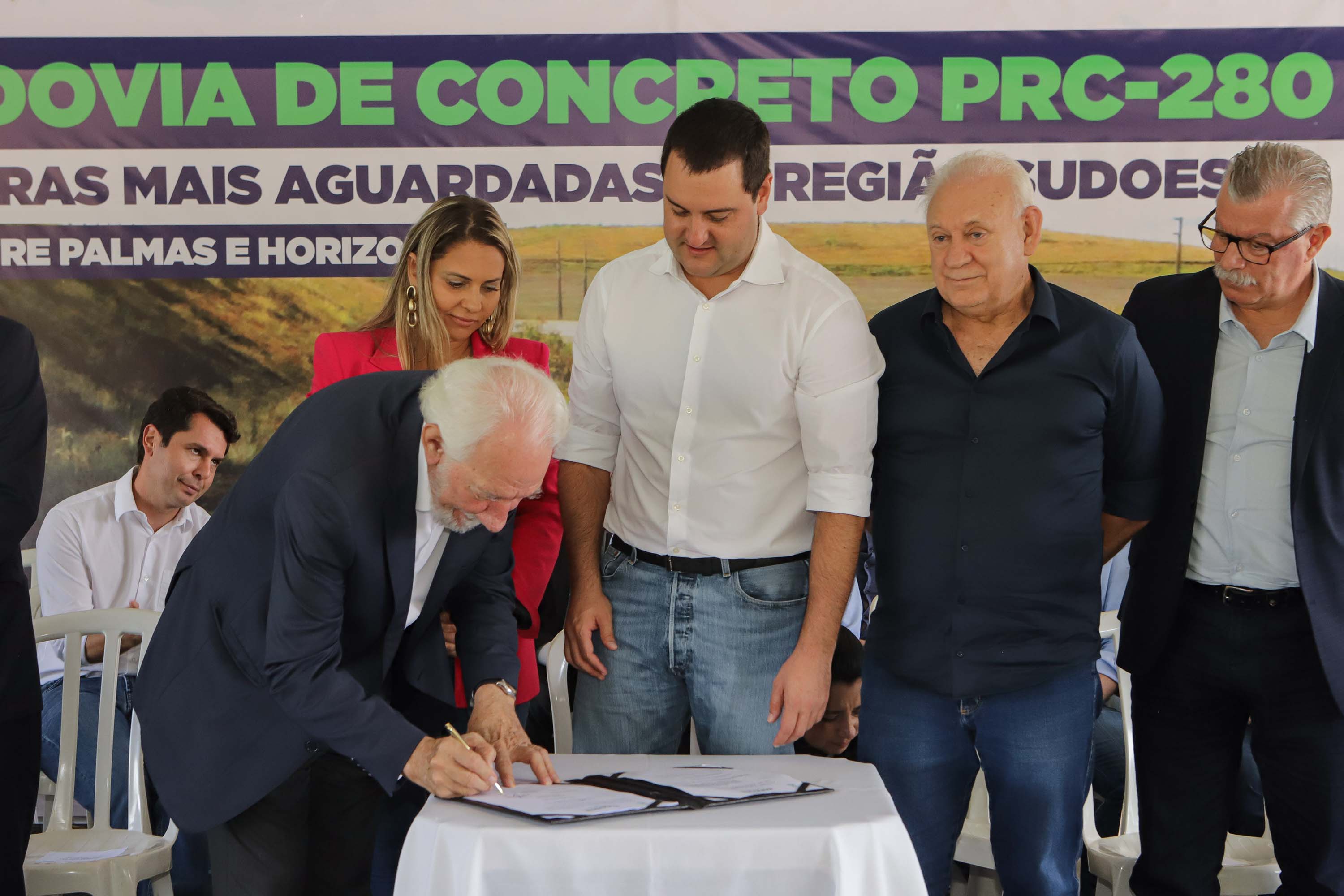 Sonho realizado: governador entrega nova PRC-280, revitalizada com concreto