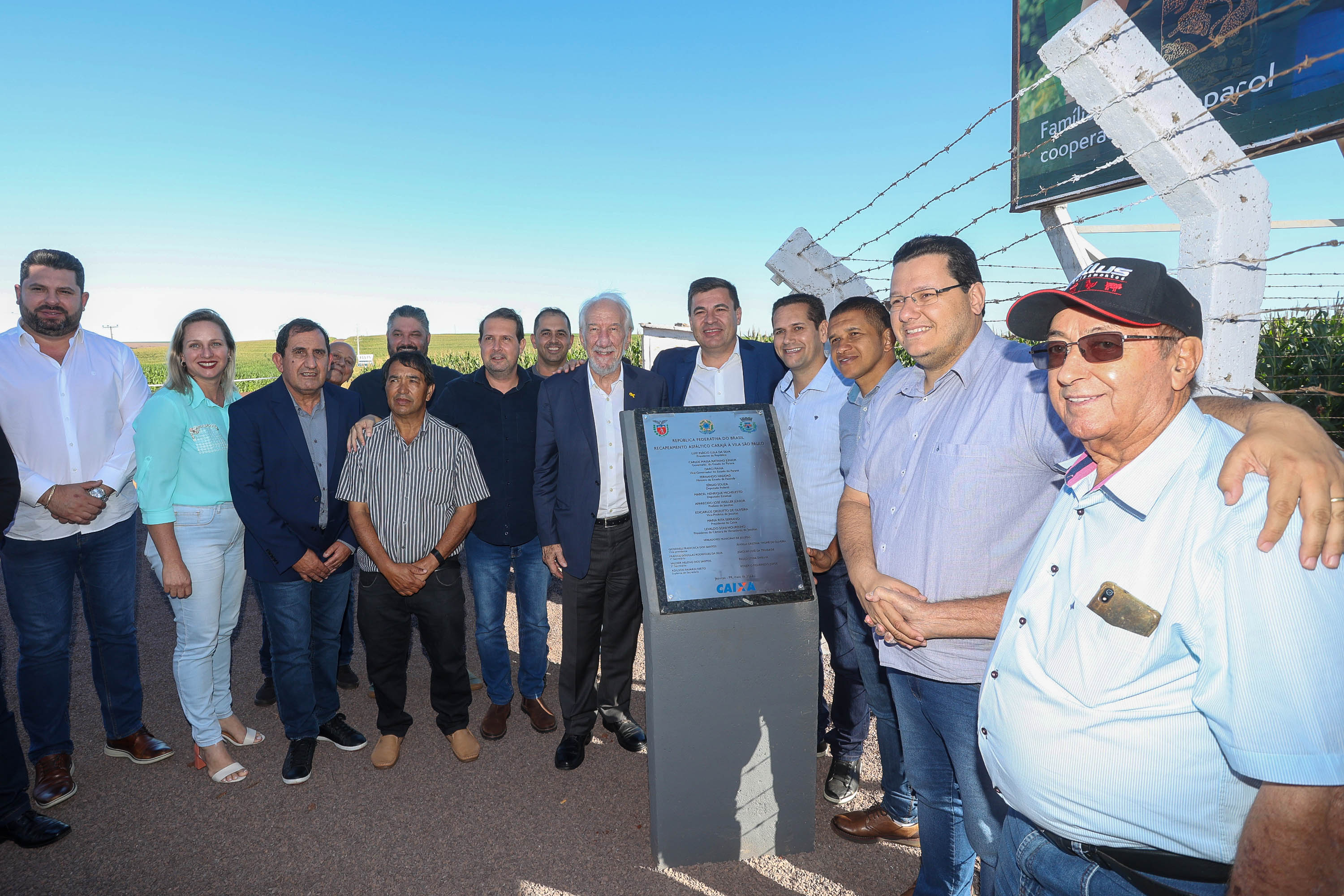 Piana inaugura obras de pavimentação, praças e anuncia novos investimentos para Jesuítas