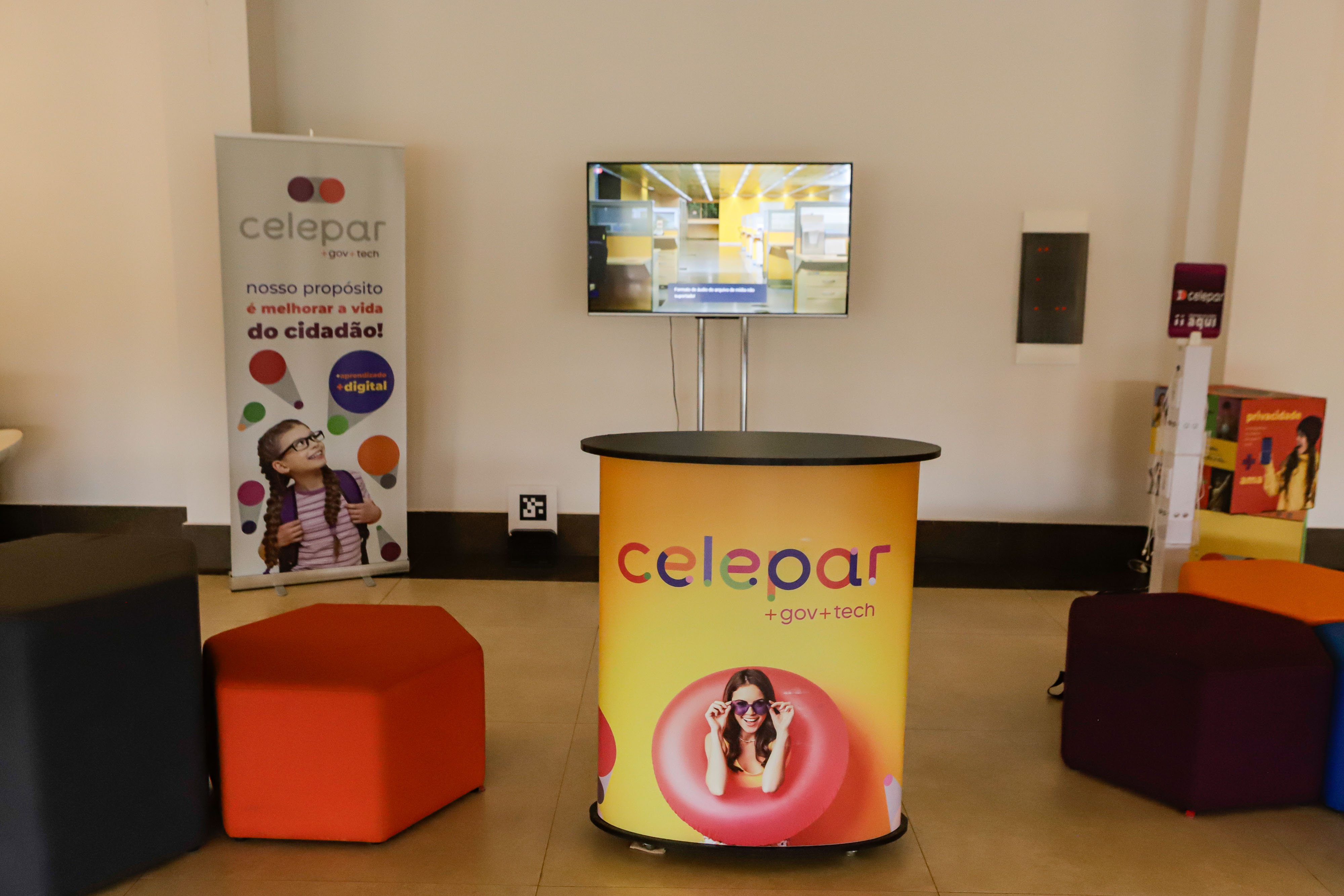 https://www.aen.pr.gov.br/Noticia/Piana-destaca-avancos-do-Parana-em-evento-que-discute-tecnologia-no-ensino-publico