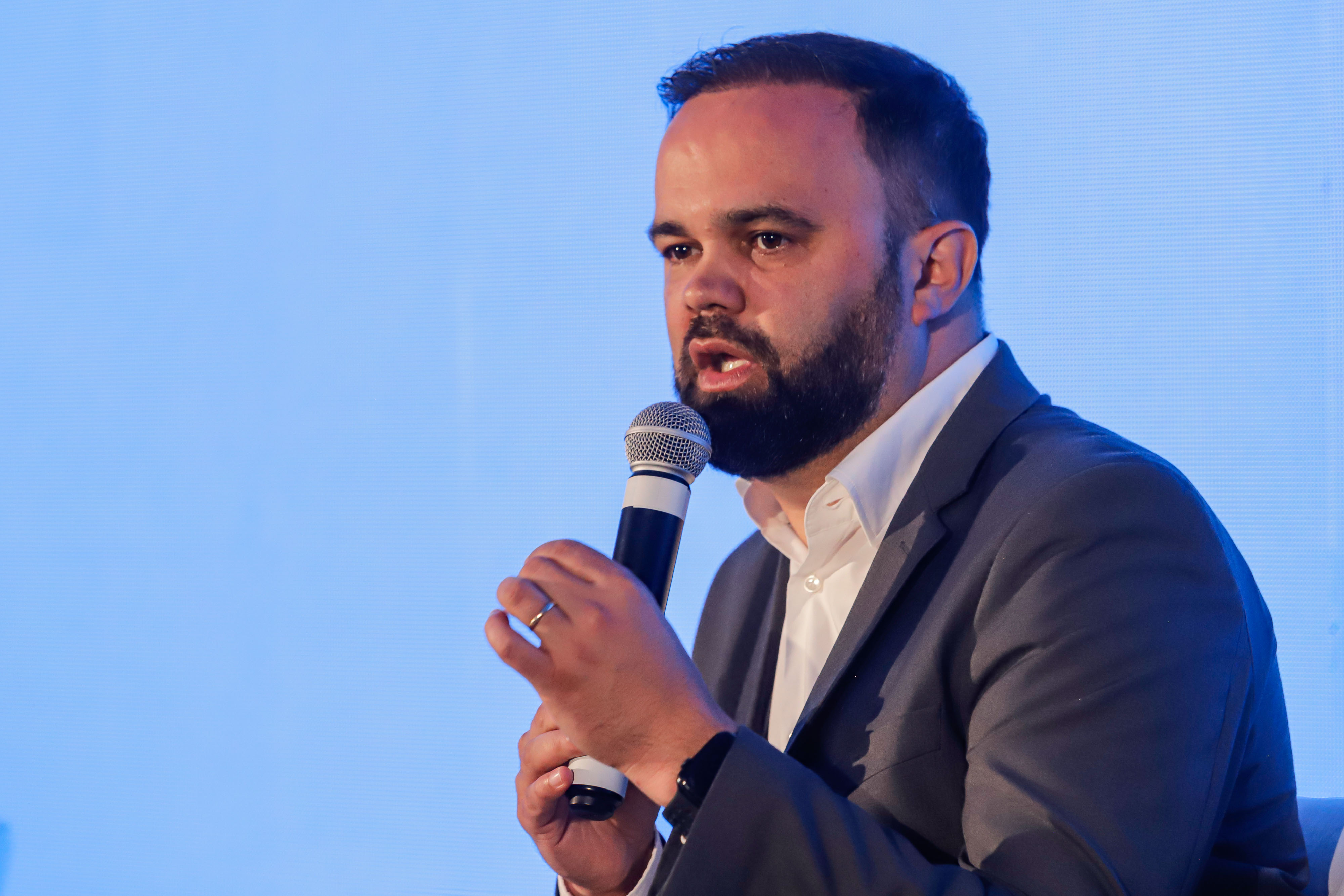 https://www.aen.pr.gov.br/Noticia/Piana-destaca-avancos-do-Parana-em-evento-que-discute-tecnologia-no-ensino-publico