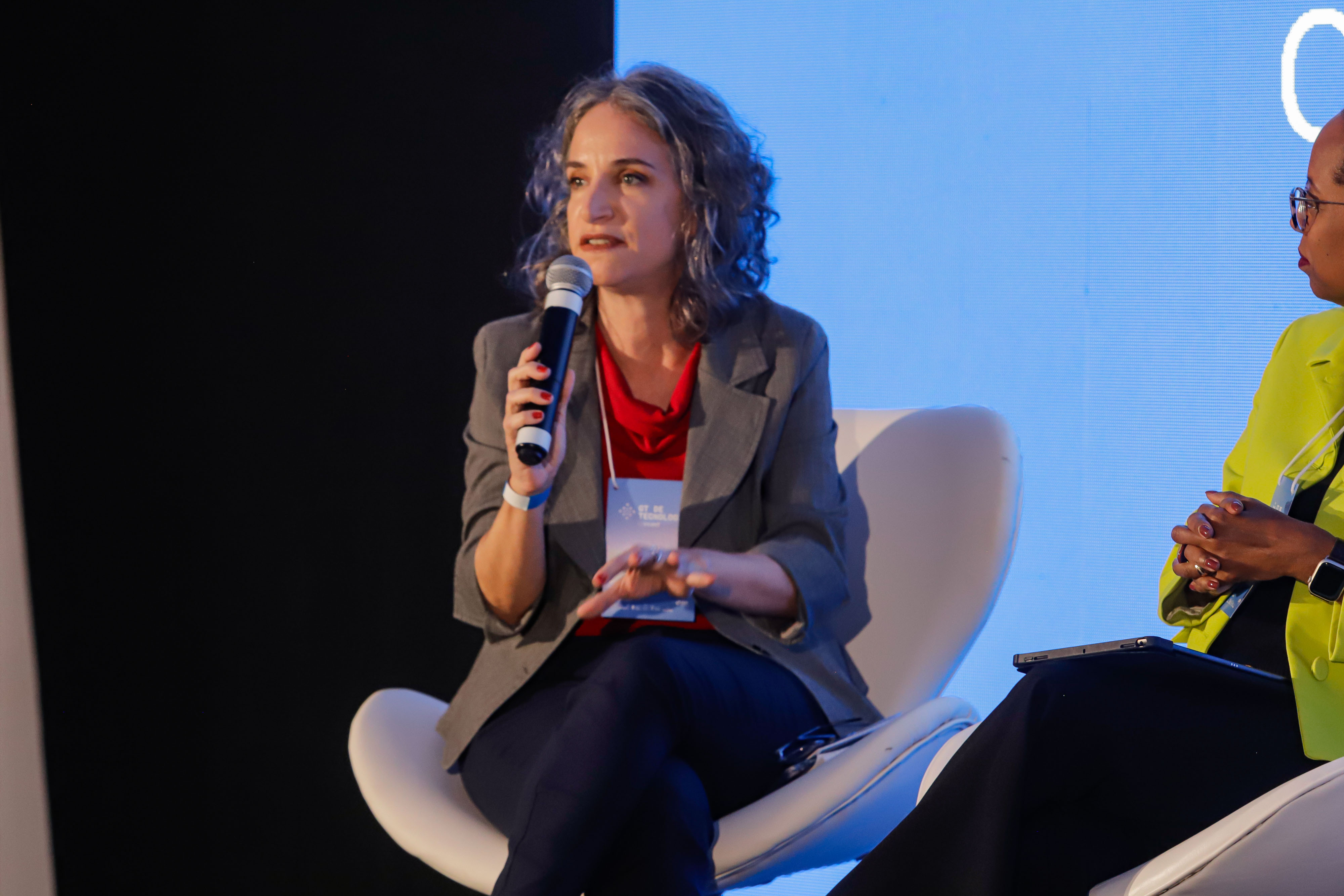 https://www.aen.pr.gov.br/Noticia/Piana-destaca-avancos-do-Parana-em-evento-que-discute-tecnologia-no-ensino-publico
