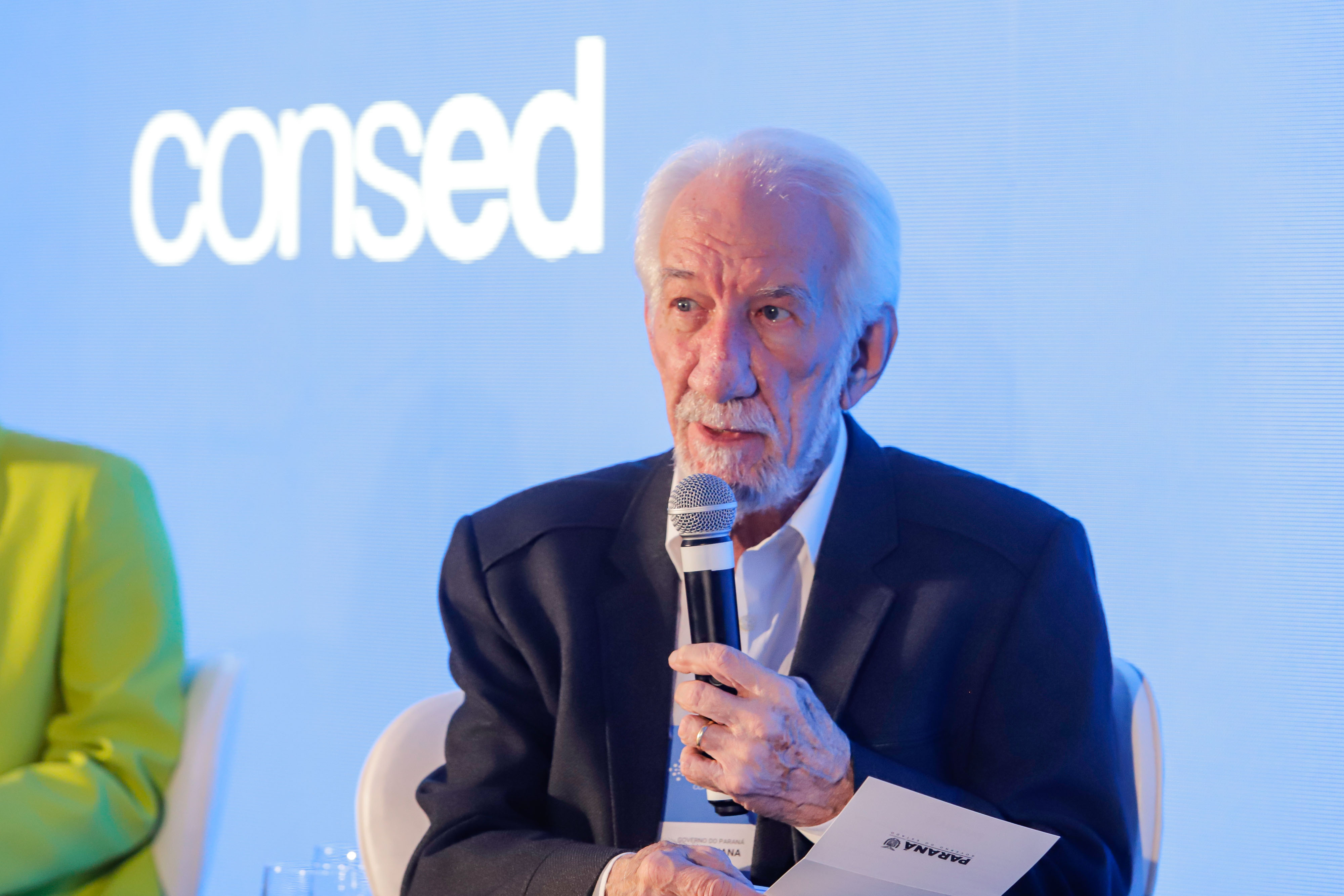 https://www.aen.pr.gov.br/Noticia/Piana-destaca-avancos-do-Parana-em-evento-que-discute-tecnologia-no-ensino-publico