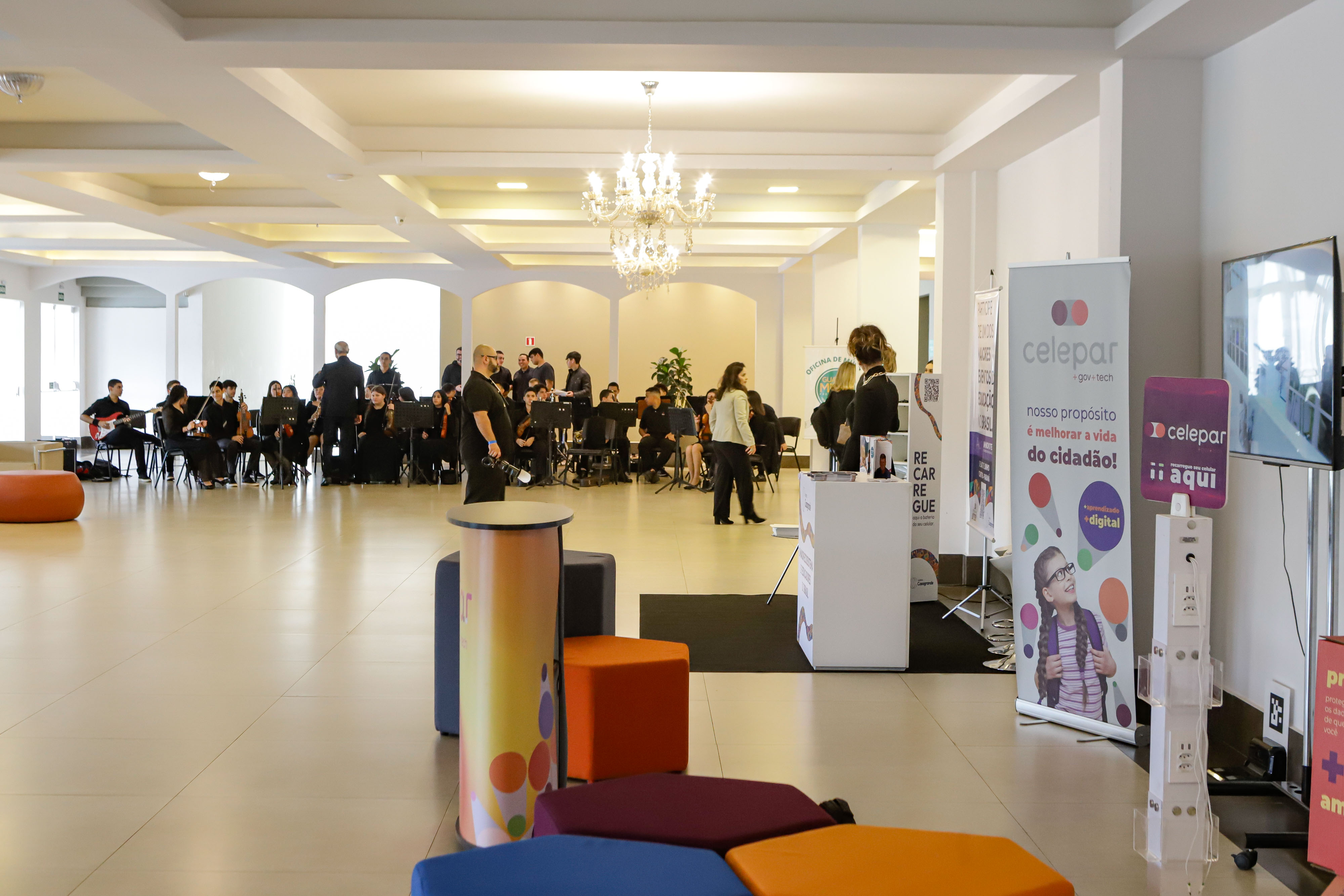 https://www.aen.pr.gov.br/Noticia/Piana-destaca-avancos-do-Parana-em-evento-que-discute-tecnologia-no-ensino-publico
