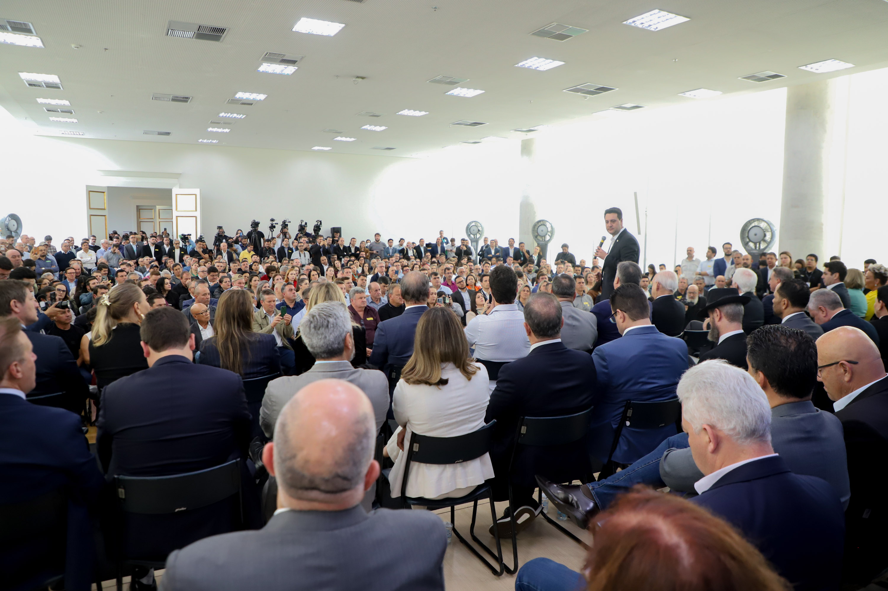 Governador libera R$ 502 milhões para fortalecer regionalização de saúde