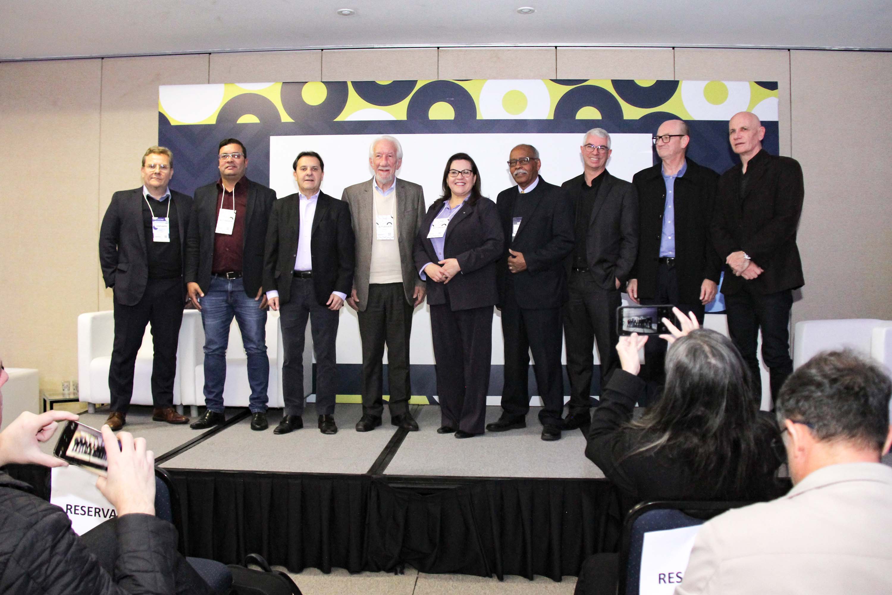 Darci Piana enfatiza a força da indústria paranaense em evento do setor de plástico