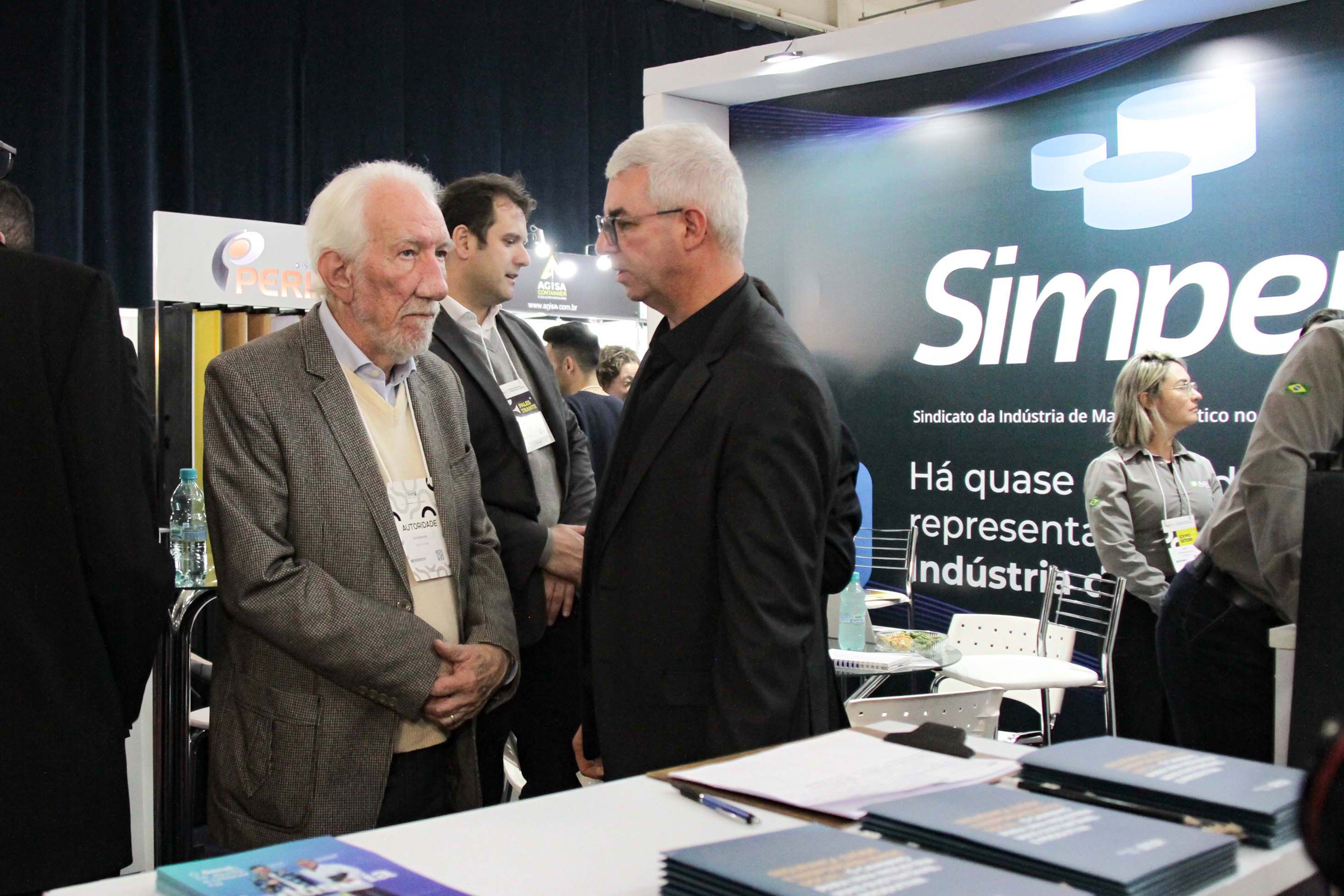 Darci Piana enfatiza a força da indústria paranaense em evento do setor de plástico