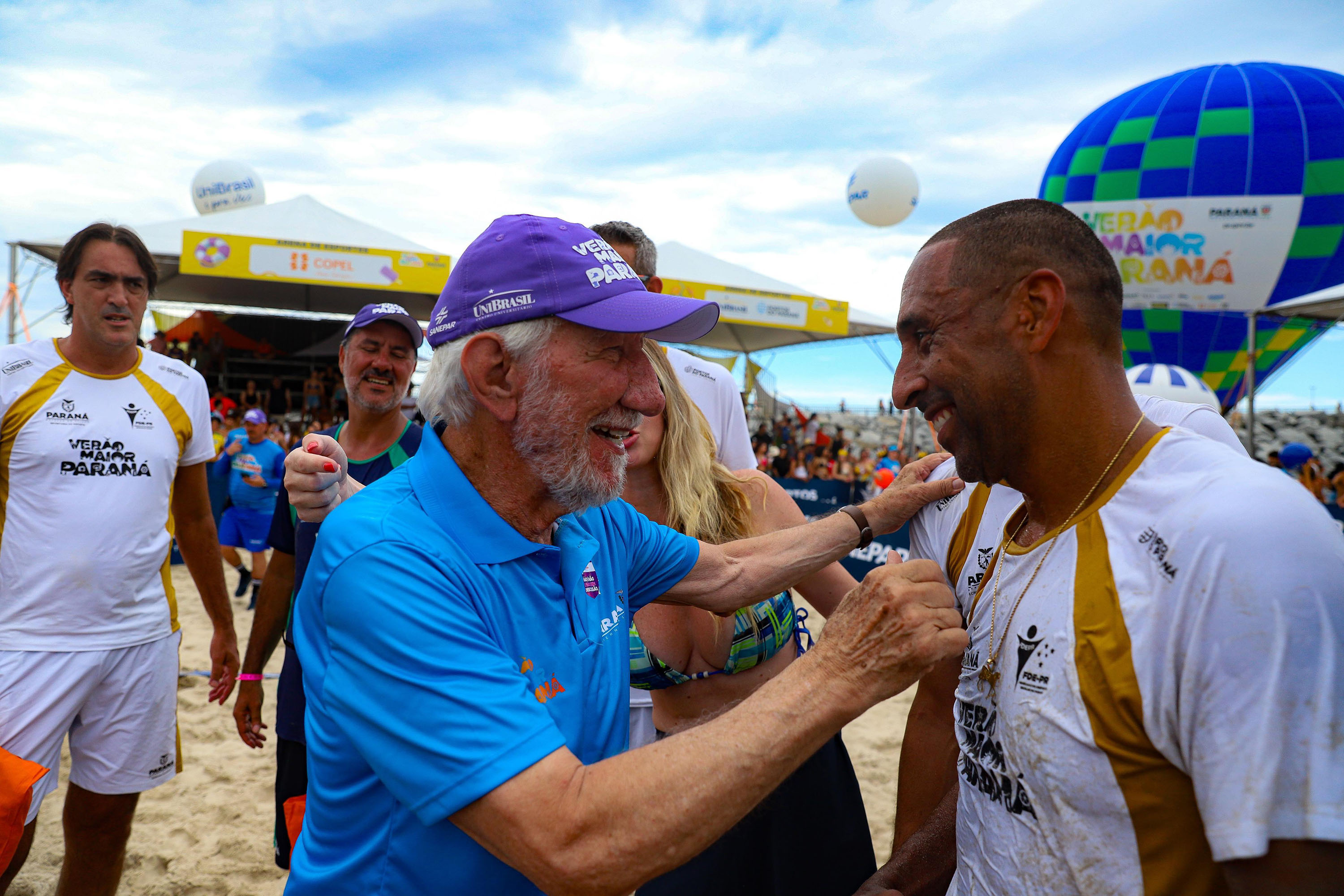 Desafio do Vôlei: campeões olímpicos levantam a torcida na Arena de Caiobá