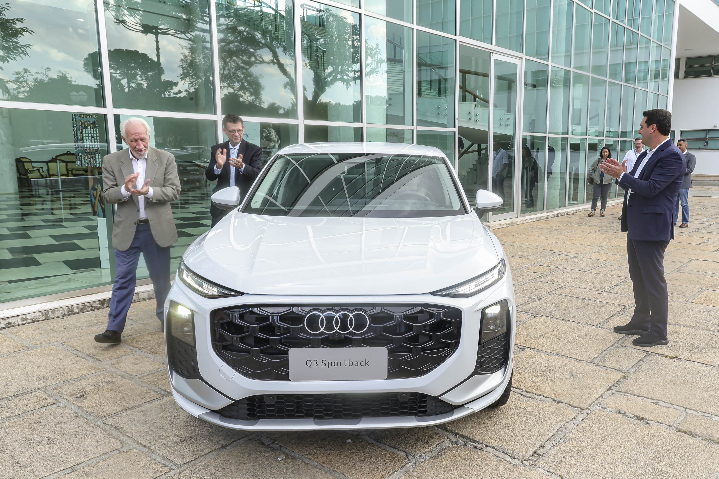 Audi do Brasil apresenta novo veículo produzido em São José dos Pinhais