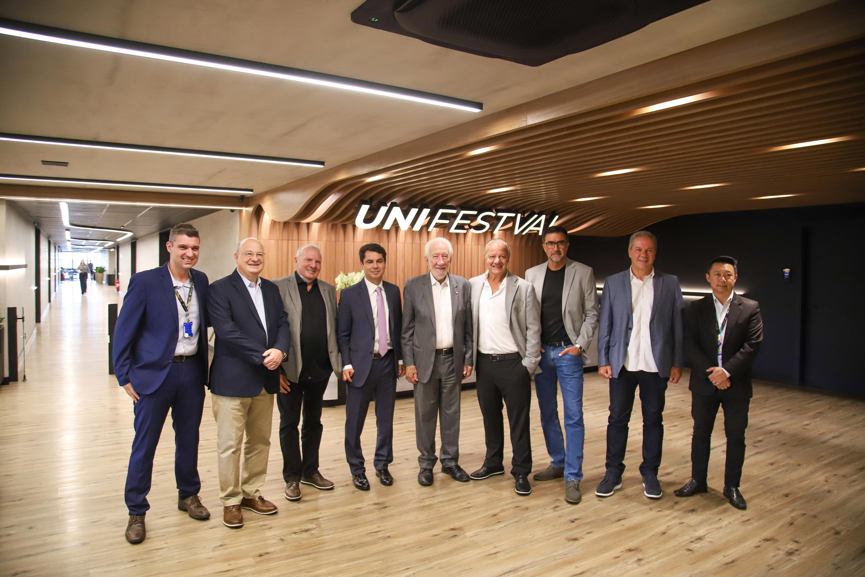 A UniFestval foi organizada em escolas temáticas, alinhadas aos pilares estratégicos do negócio, entre elas Escola do Encantamento, Escola do Varejo do Futuro, Escola do Crescimento, Escola da Qualidade e ESG, Escola do Cuidado, Escola do Acolhimento e Escola + Festval. 