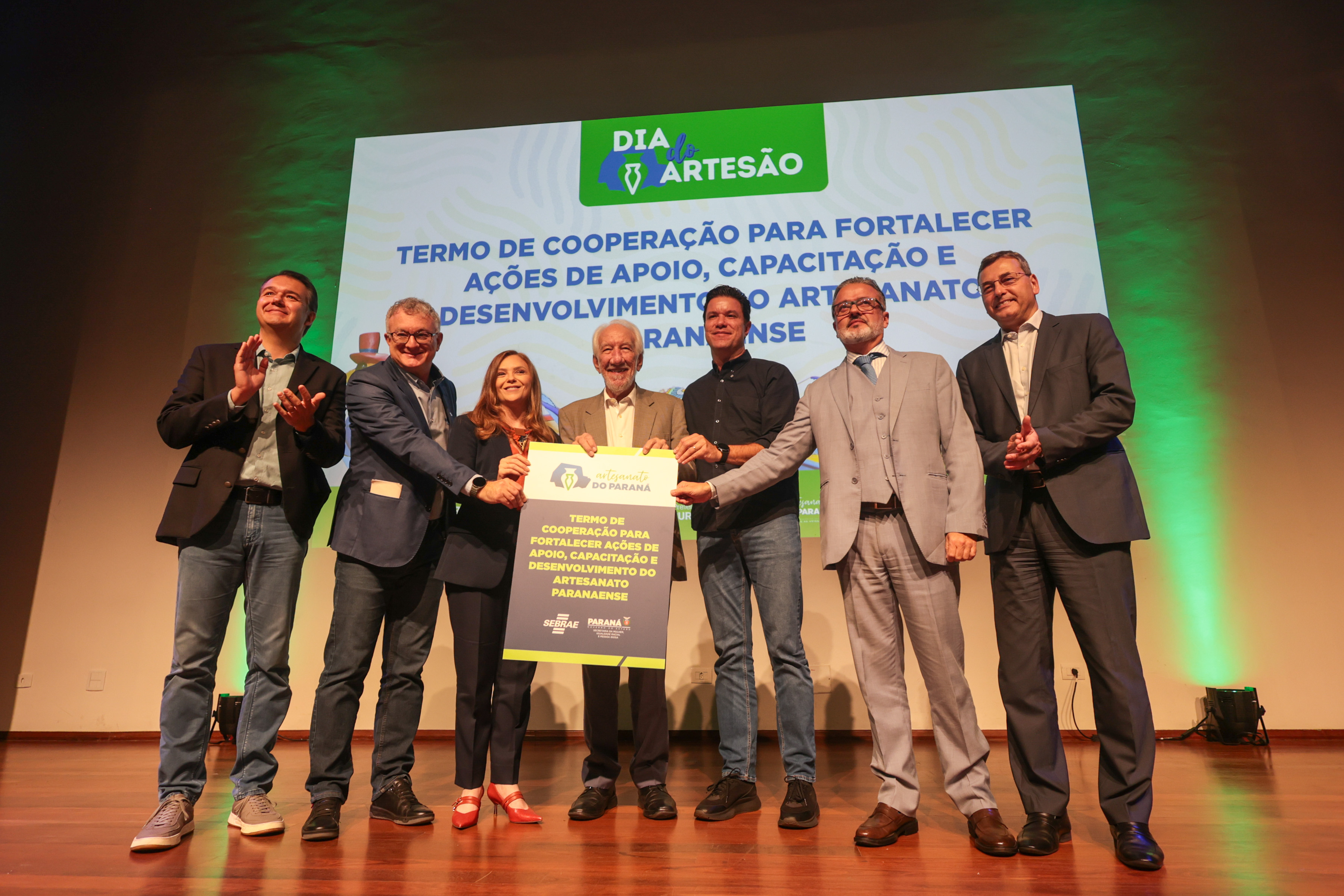 Estado e Sebrae celebram acordo para fortalecer o artesanato do Paraná
