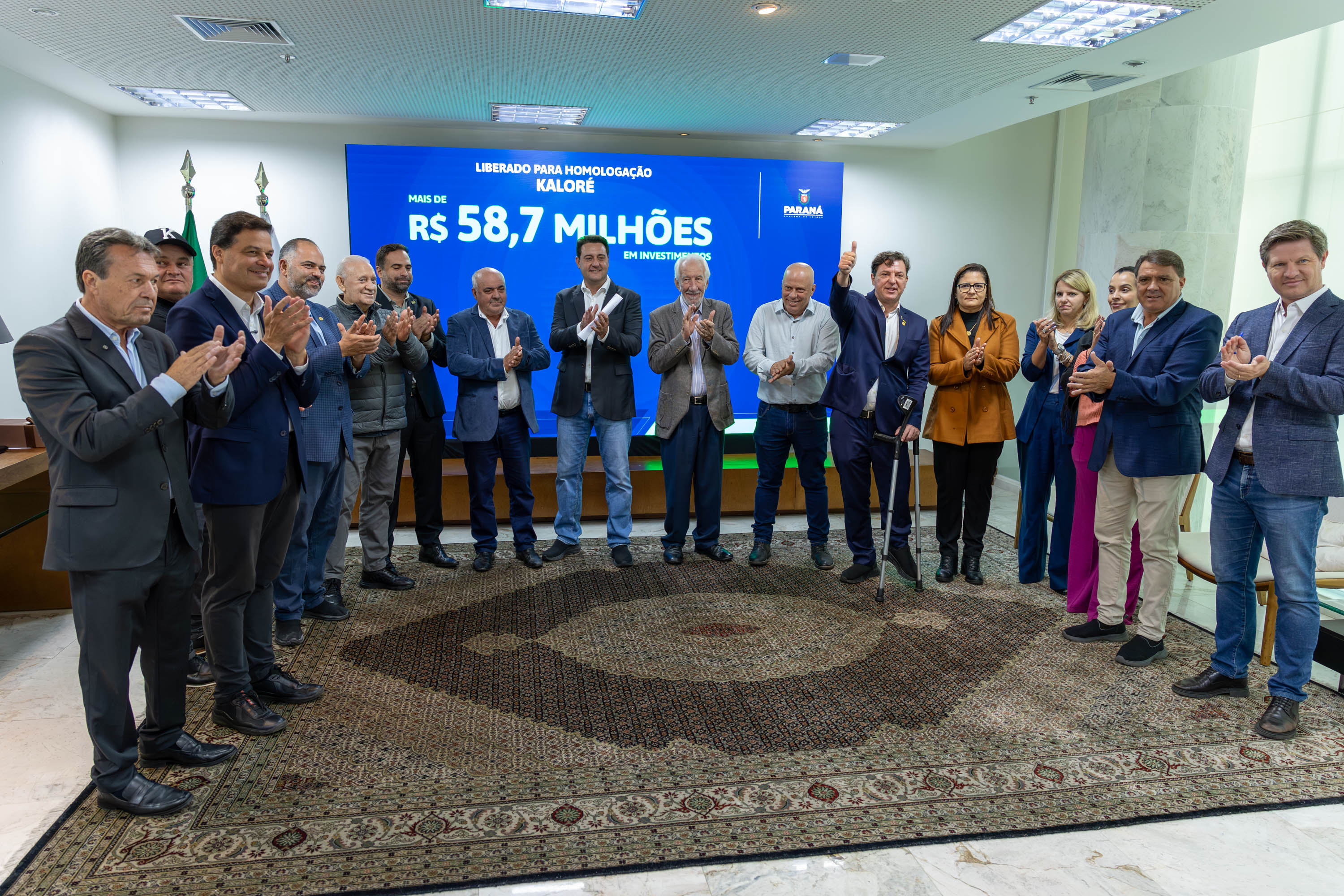 Ratinho Junior confirma R$ 372,5 milhões para 12 municípios de sete regiões