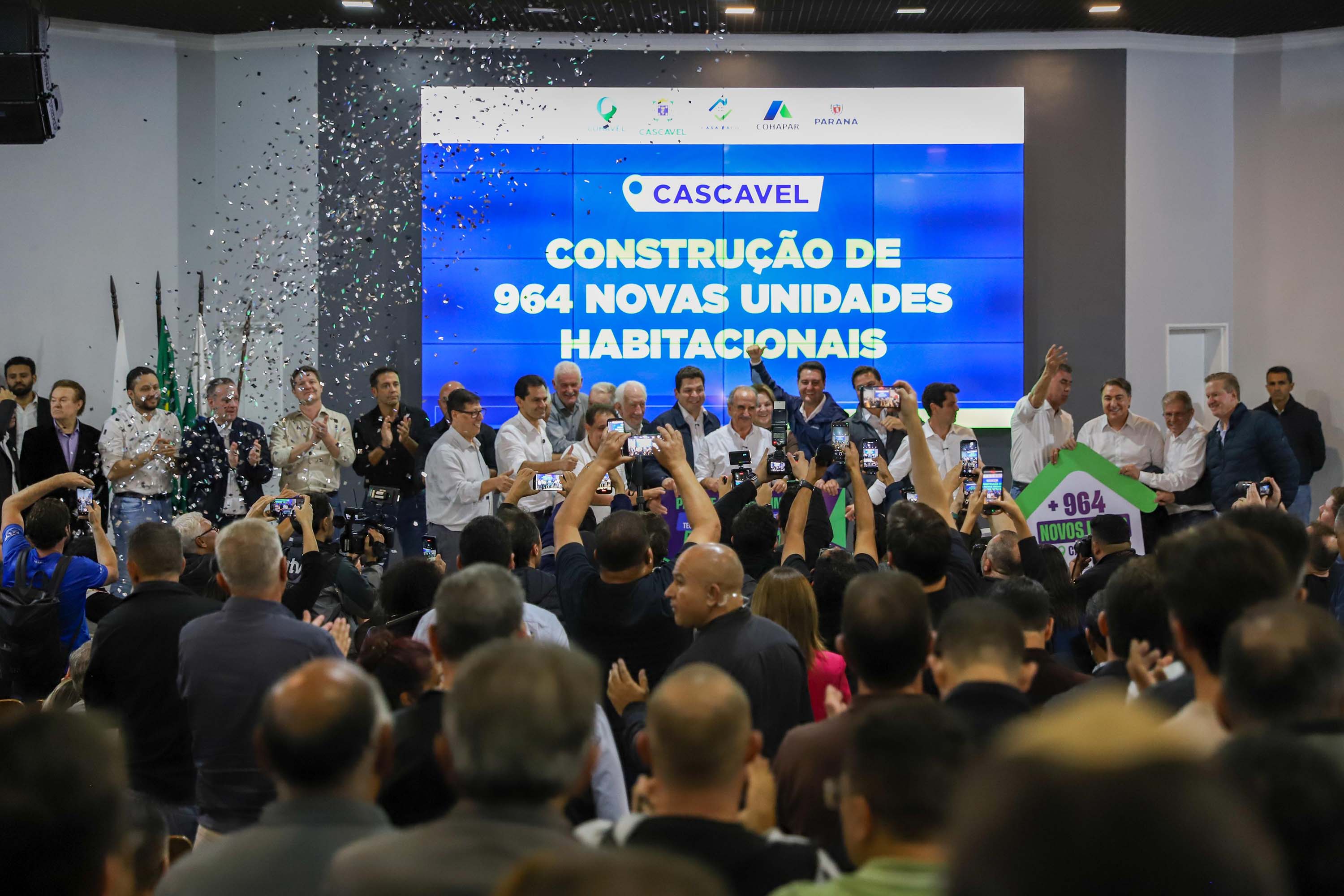 Governador autoriza 964 moradias e R$ 242 milhões em investimentos para Cascavel