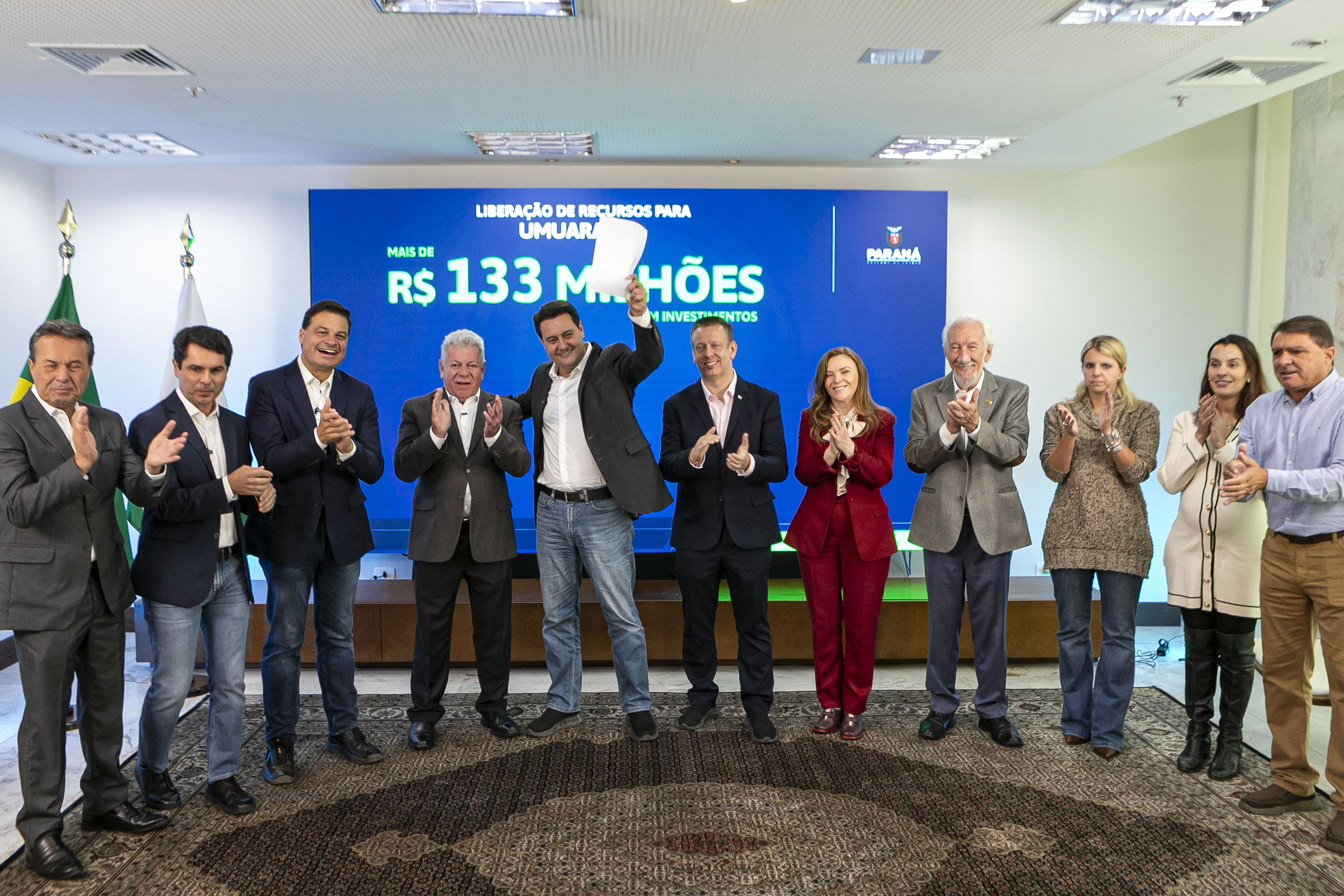 R$ 372 milhões: governador libera recursos para investimentos em 10 municípios