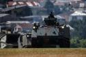 O governador Carlos Massa Ratinho Junior participou nesta quarta-feira (28), no Forte do Pinheirinho, em Curitiba, da cerimônia de troca de comando da 5ª Divisão do Exército (5ª DE). Depois de dois anos à frente da Divisão, que atende os estados do Paraná e de Santa Catarina, o general Carlos José Russo Assumpção Penteado passou o comando ao general Fábio Benvenutti Castro, que até então ocupava o posto de chefe do gabinete do comandante do Exército Brasileiro, em Brasília.  Na cerimônia, Ratinho Junior des