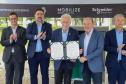Palácio Iguaçu recebe posto para abastecer com energia solar os veículos elétricos da frota do Estado
