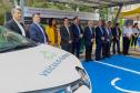 Palácio Iguaçu recebe posto para abastecer com energia solar os veículos elétricos da frota do Estado