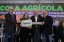 Governo entrega caminhões a municípios para facilitar a distribuição de alimentos