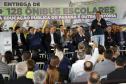 Governador entrega 128 ônibus escolares e 45 novas viaturas para as forças de segurança pública