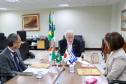 Vice-governador recebe livro que narra 50 anos da relação de irmandade entre Paraná e Hyogo