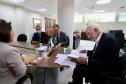 Vice-governador recebe livro que narra 50 anos da relação de irmandade entre Paraná e Hyogo
