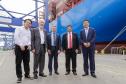 Com atracação de porta-contêiner chinês, Paranaguá estreia nova rota marítima