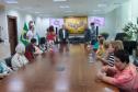 Moradoras de asilo comemoram Dia das Mães com café da tarde no Palácio Iguaçu