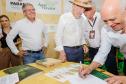 Governador em exercício destaca força do agro paranaense em visita à Expoingá