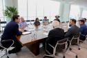 Governador recebe 1ª aluna indígena selecionada para o programa Ganhando o Mundo